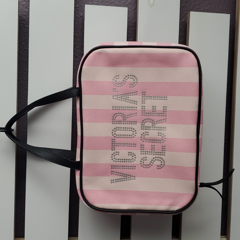 Victoria's Secret travel makeup/skin care hang bag in Pink